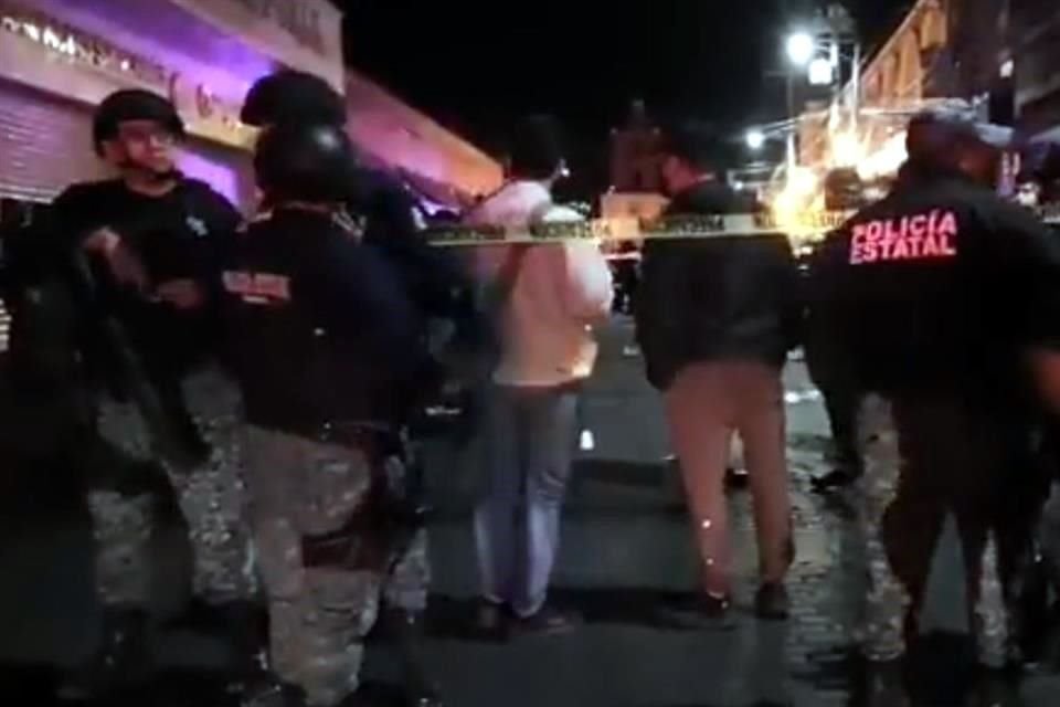 Una balacera en el centro de Pachuca dejó 4 personas muertas y una mujer herida, quien está bajo custodia, según autoridades de Hidalgo.