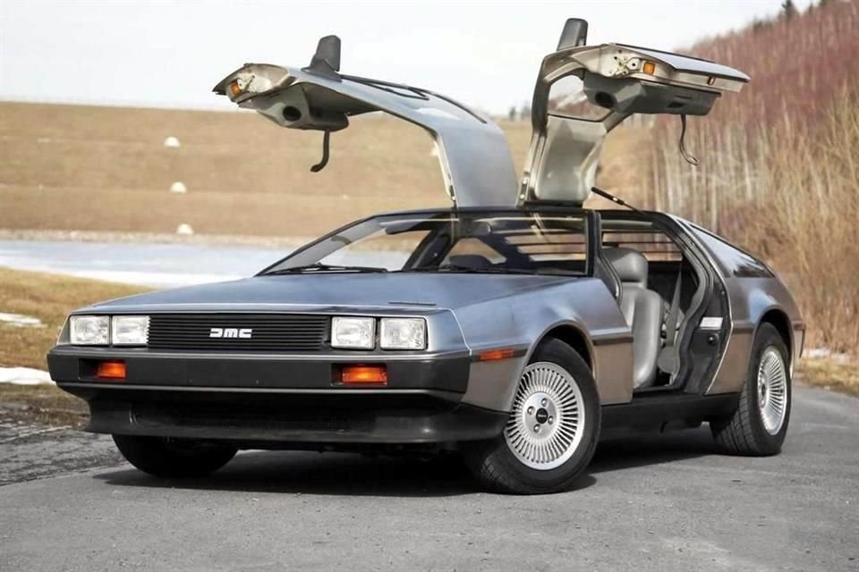 DeLorean contrató el mejor talento, pues además de Bruce Colin Chapman, de Lotus, este auto tuvo a Giorgetto Giugiaro a cargo del memorable diseño.