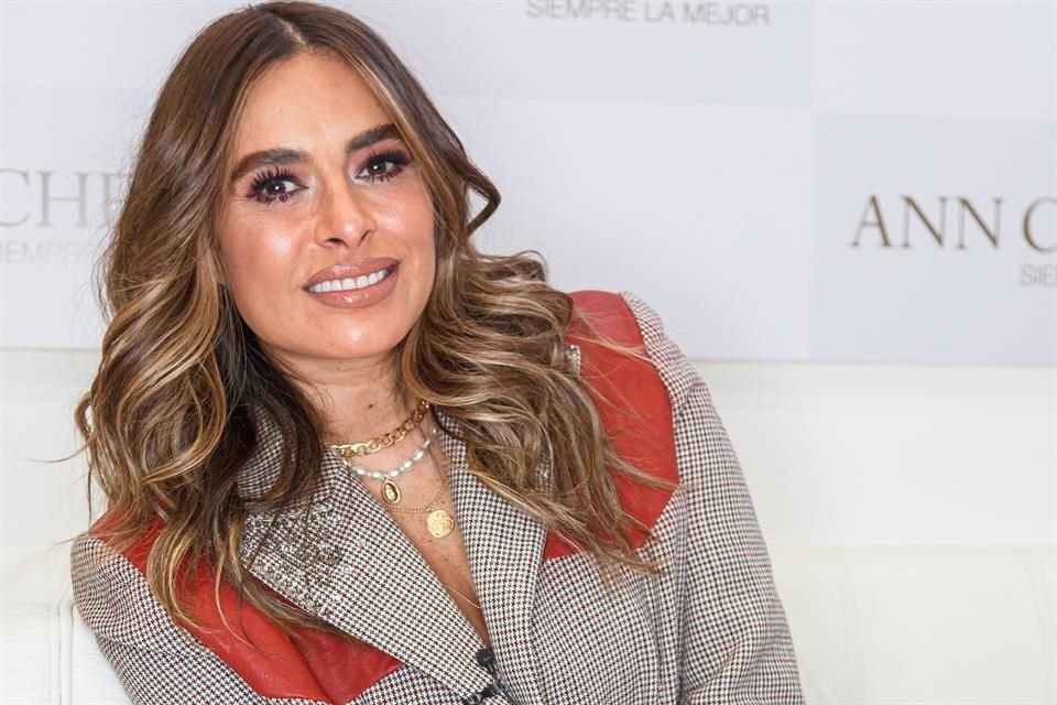 Galilea Montijo se une al elenco del programa 'Netas Divinas'; trabajara con Paola Rojas, Daniela Magún, Consuelo Duval y Natalia Téllez.