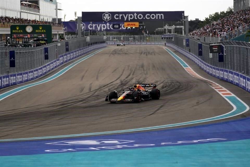 Checo se ilusiona con el podio en Miami.