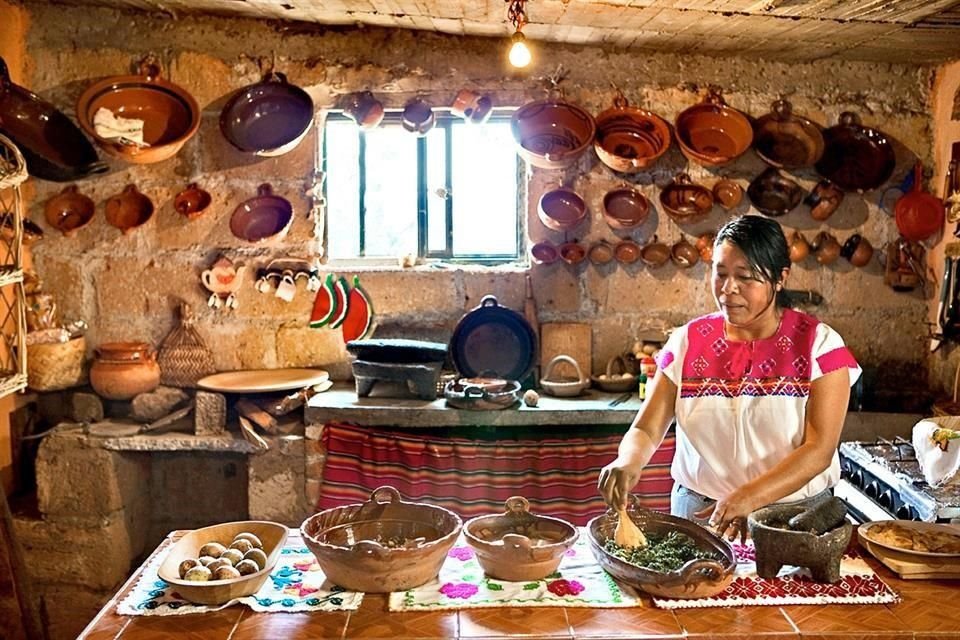 Cocinera tradicional en Amealco.