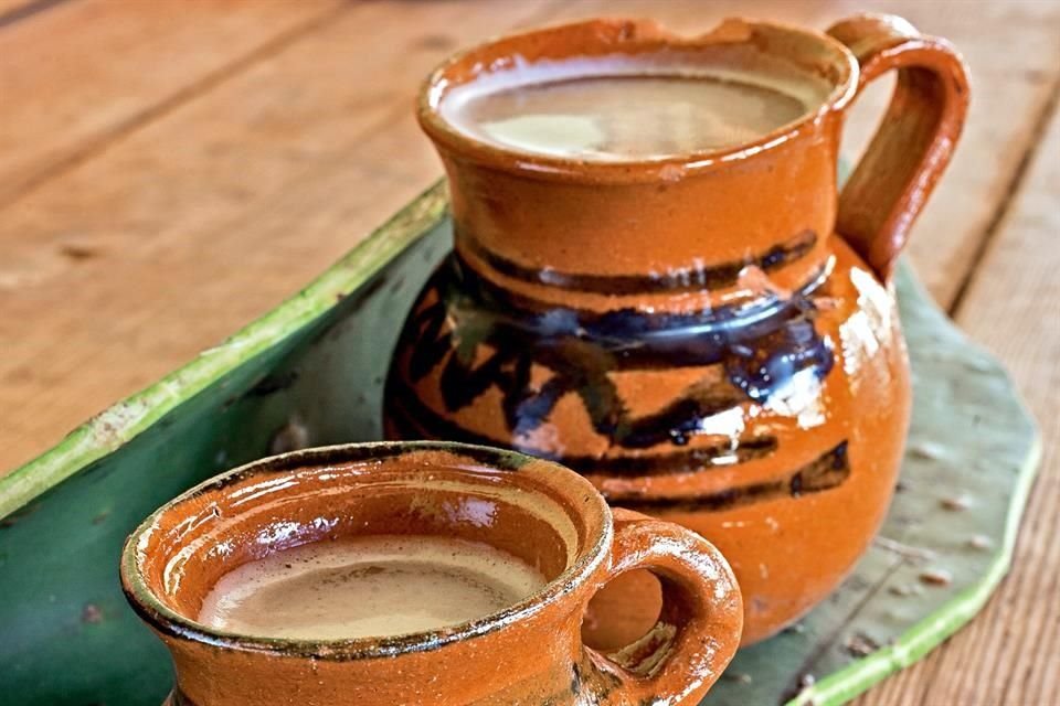 En todo viaje culinario hay que saber maridar ingredientes locales con las bebidas típicas.