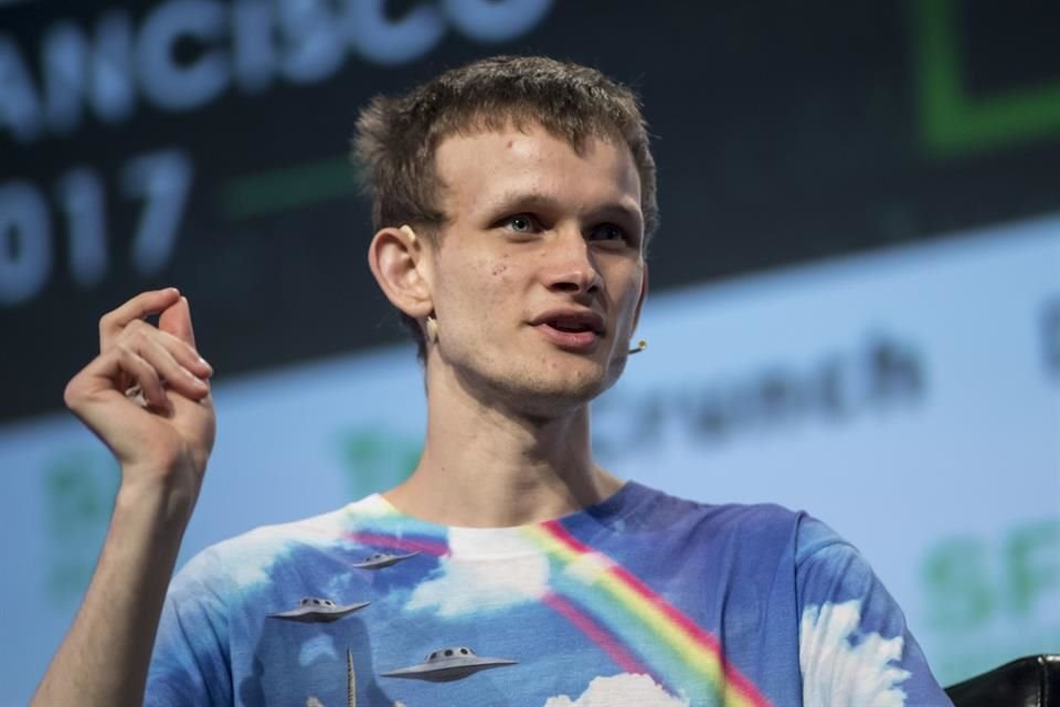 Vitalik Buterin tiene más de mil millones de ETH en su cartera principal; ether es la segunda criptomoneda más grande después de bitcoin por valor de mercado.