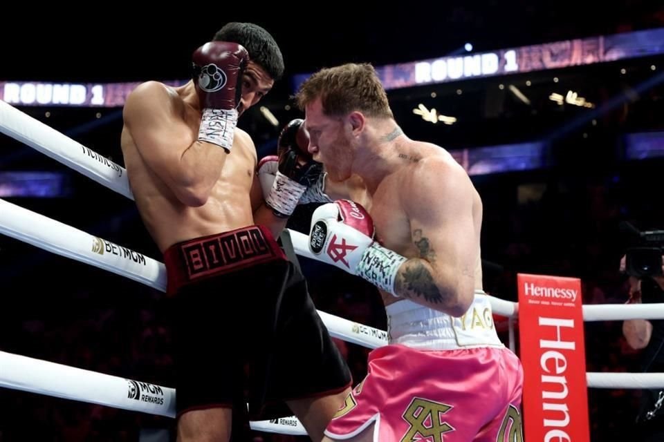 Canelo mostró su fuerza.