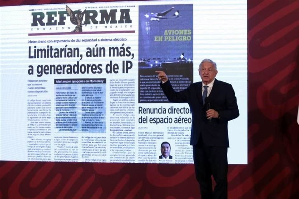 AMLO defendió el rediseño del espacio aéreo, dijo que los controladores son muy buenos y que no hay peligro para los aviones.