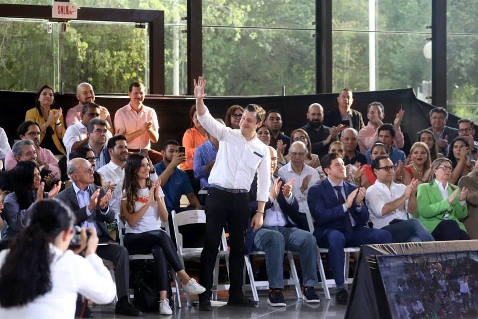 El Alcalde de Monterrey Luis Donaldo Colosio también acudió al evento organizado por las dirigencias emecistas.