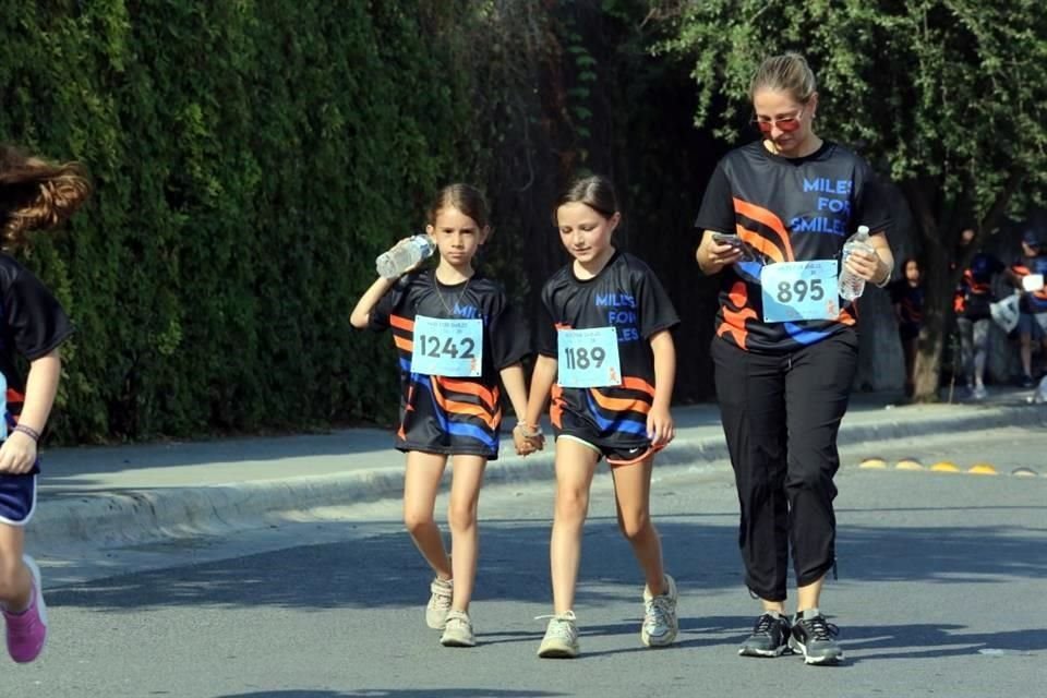 Ximena Romo, Ánika Gómez y Yanina Miguel