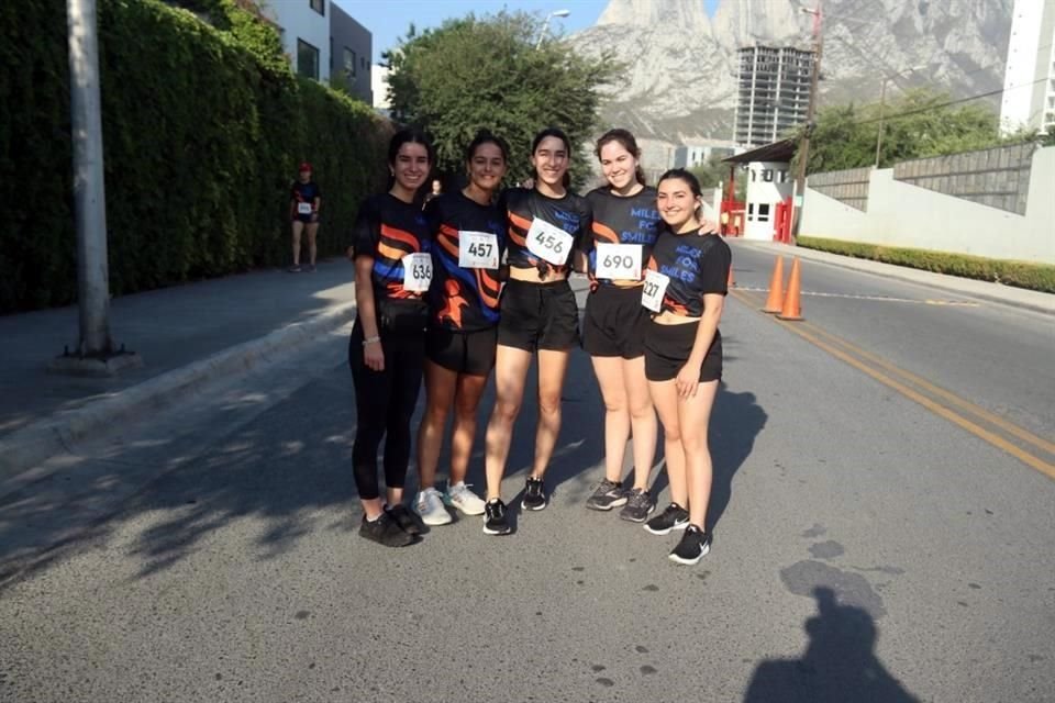 Cristina Nivenhouse, María Fernanda Rodríguez, Isabel Herrera, Ximena Arce y Emilia Garza T.