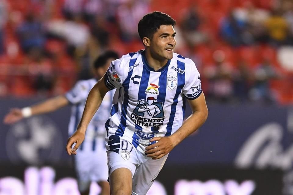 Nico Ibáñez se apuntó un par de goles.