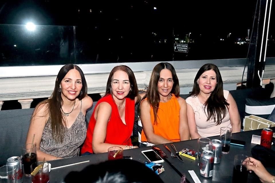 Andrea Chapa, Patricia Chapa, Betty Saldaña y Vero Guerrero