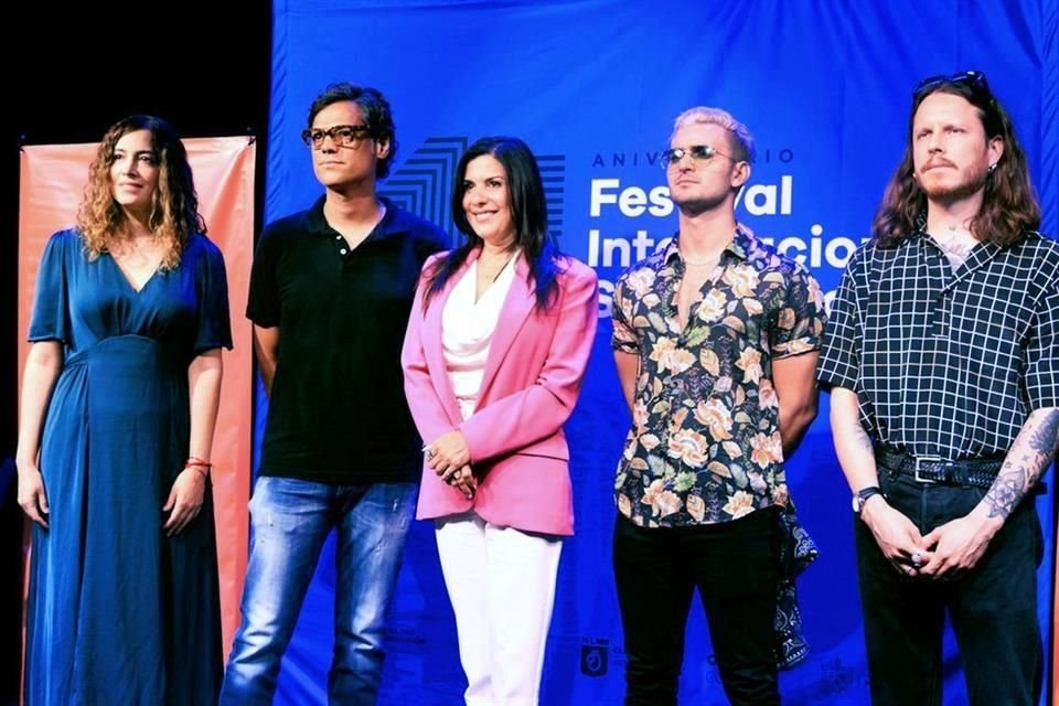 Erika López, fLIP Tamez, Lorenia Canavati, Neto Rox y César Meléndez anunciaron el certamen 'Nuevo Talento, Nuevo León'.