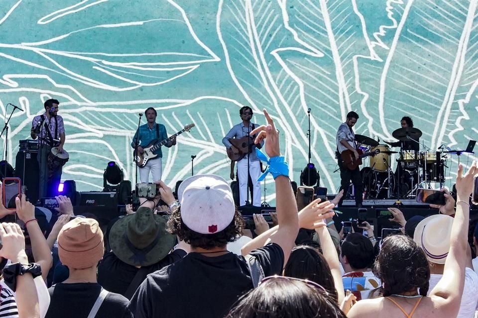 Presentación de Los Rumberos en el Tecate Emblema.