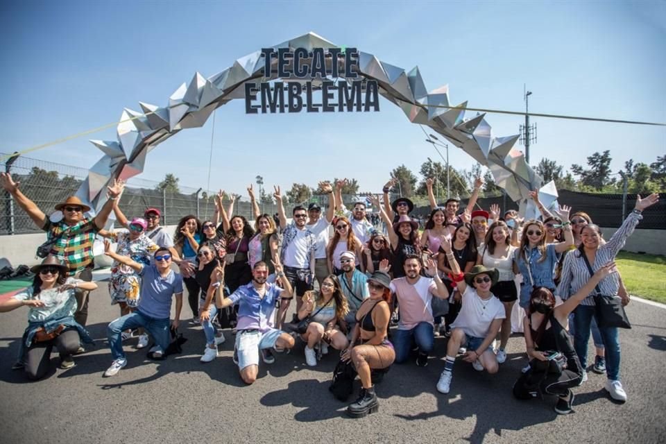 Los asistentes empezaron a llegar al festival a pesar del fuerte calor en la CDMX.