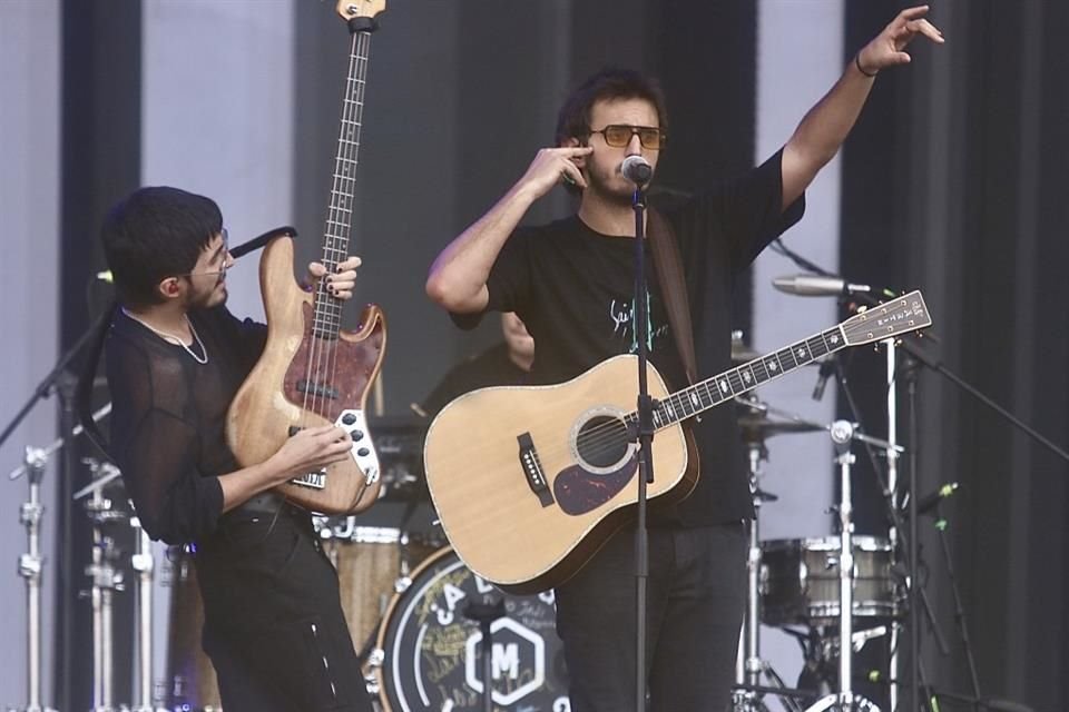 Morat cantó sus éxitos 'Cuando Nadie Ve', 'No Se Va', 'Llamada perdida' y 'Besos En Guerra'.