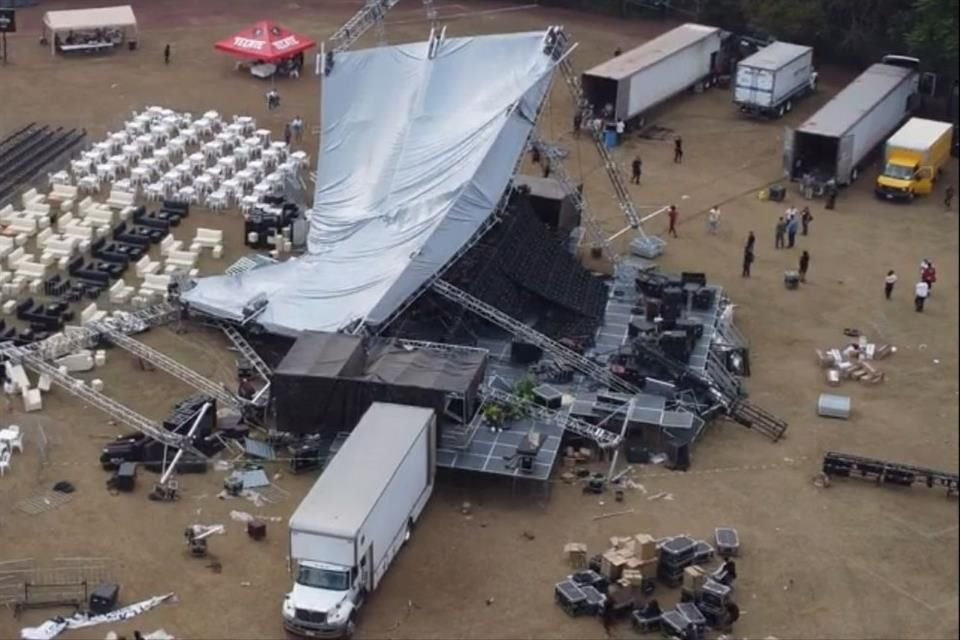 El escenario colapsó horas antes de que el público tuviera acceso al lugar donde se realizaría el concierto.