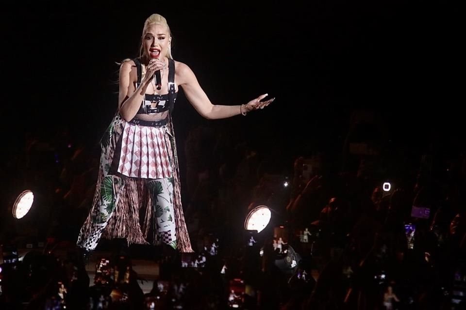 Gwen Stefani cerrando con broche de oro el festival Tecate Emblema 2022.