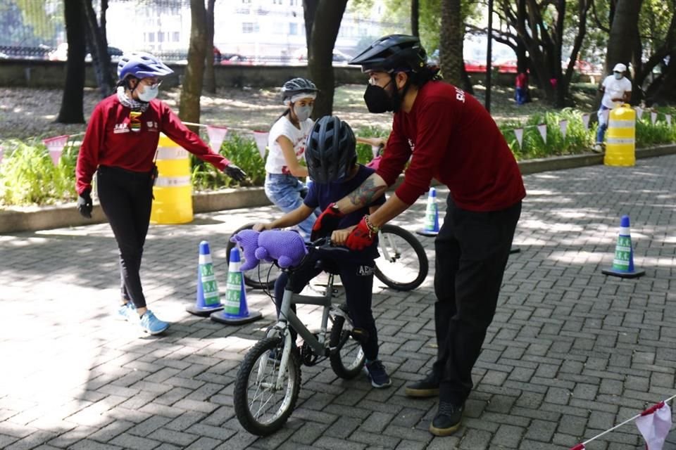 Luego de dos años de ausencia regresó la biciescuela a Chapultepec.