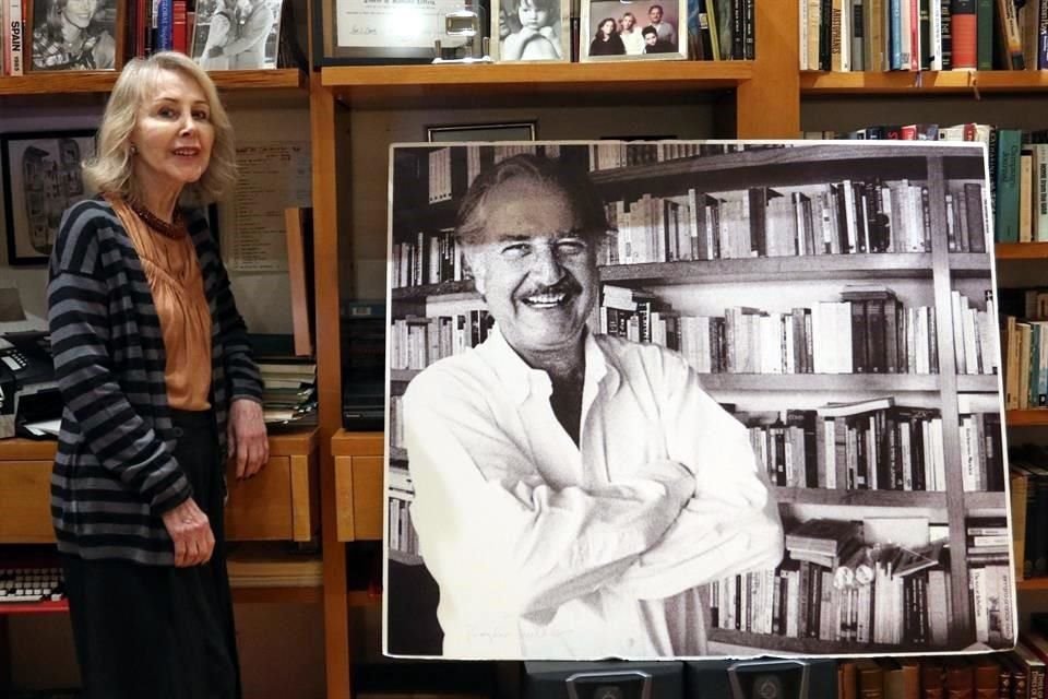 La pareja estuvo casada de 1972 al 2012, año en que murió el autorel autor.