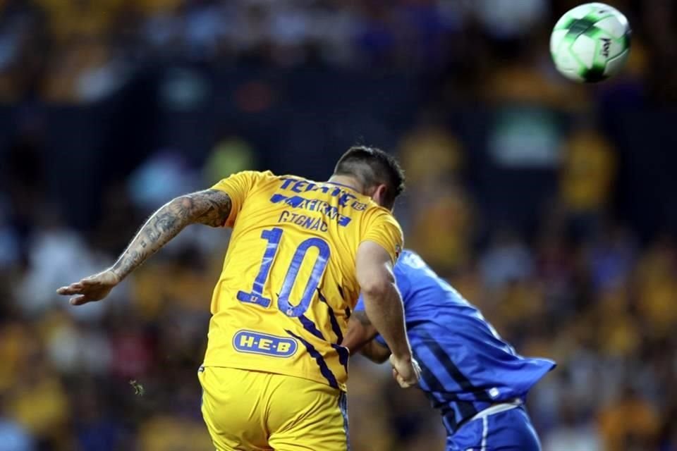 Tigres inició el partido cometiendo muchos errores.