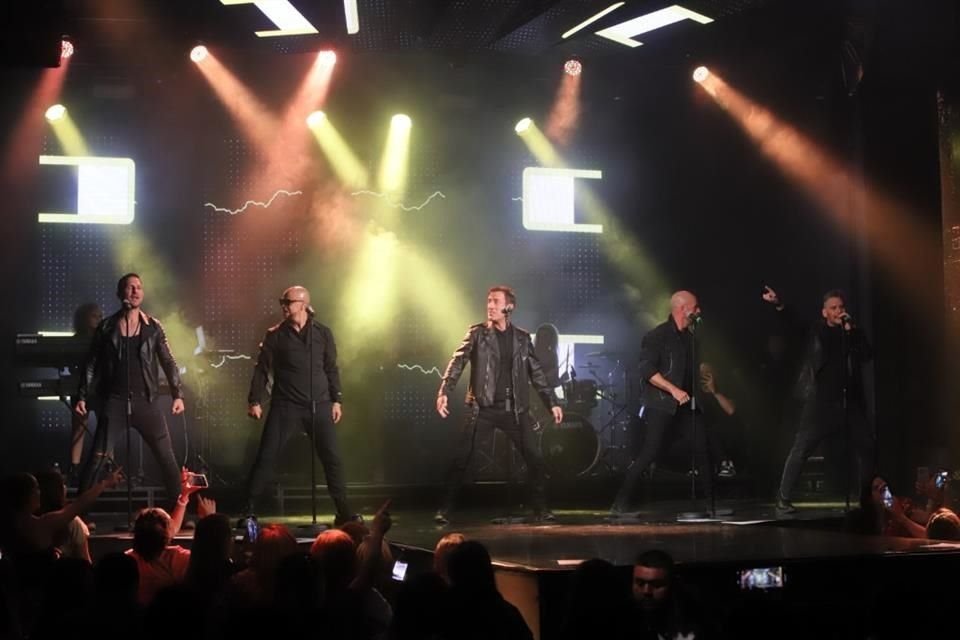 Magneto se presentó en la Ciudad, en el Dion Live Center.
