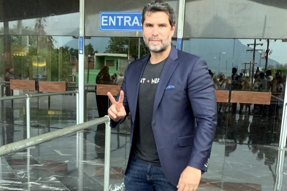 El actor Eduardo Verástegui anunció el convenio.