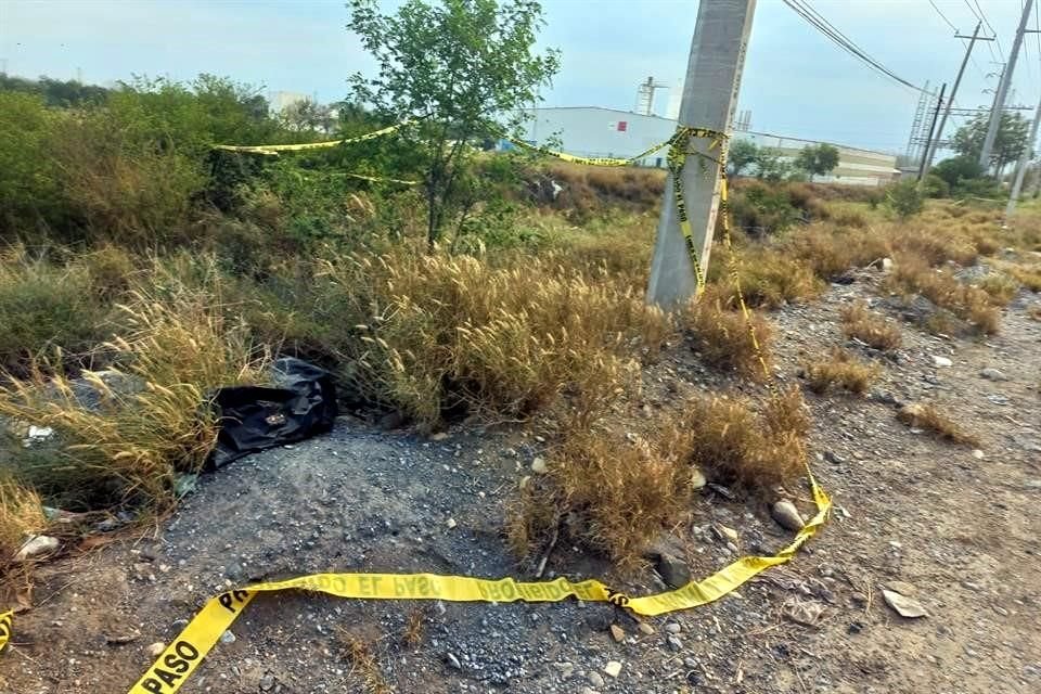 El hallazgo se dio cerca de las 6:00 horas en la Carretera a Dulces Nombres y la Avenida San Francisco, frente a la empresa Taehwa México.