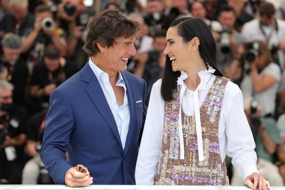 Tom Cruise la actriz estadounidense Jennifer Connelly posaron juntos antes del estreno.