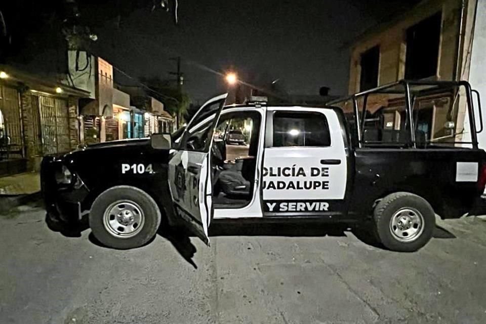 Los hechos se registraron alrededor de las 21:20 horas frente a un domicilio de la calle Loma Azul, entre Loma Baja y Balcones de San Miguel.