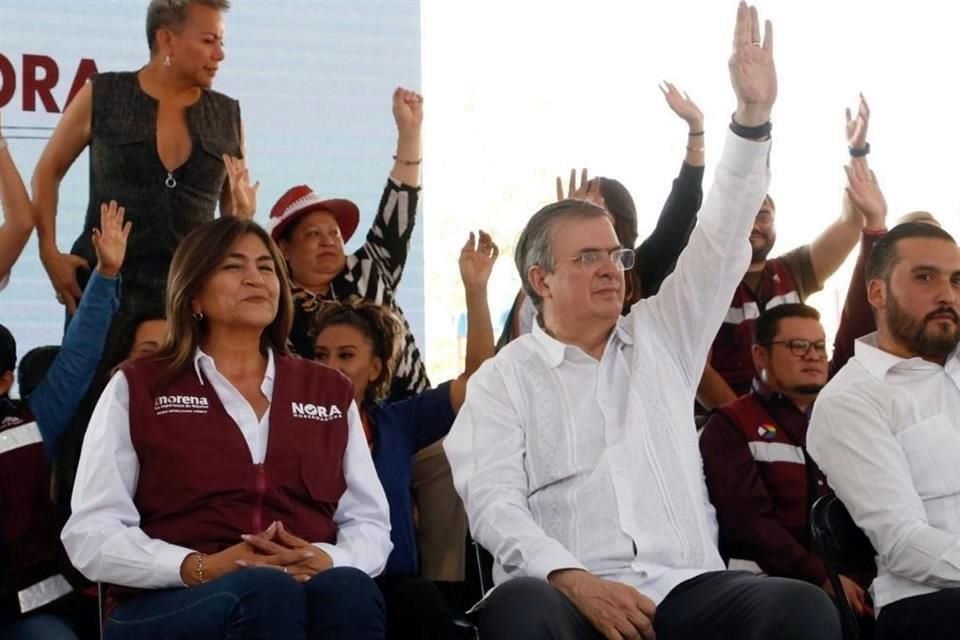 Al terminar su discurso, presentes corearon '¡Presidente, presidente'.