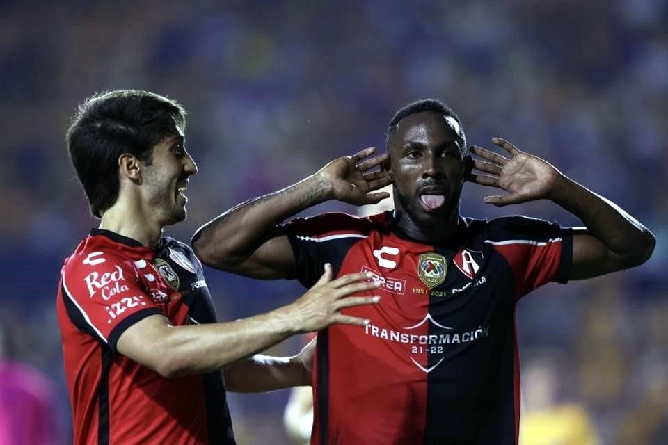 Julián Quiñones anotó el primer tanto de la noche el sábado en el Universitario.