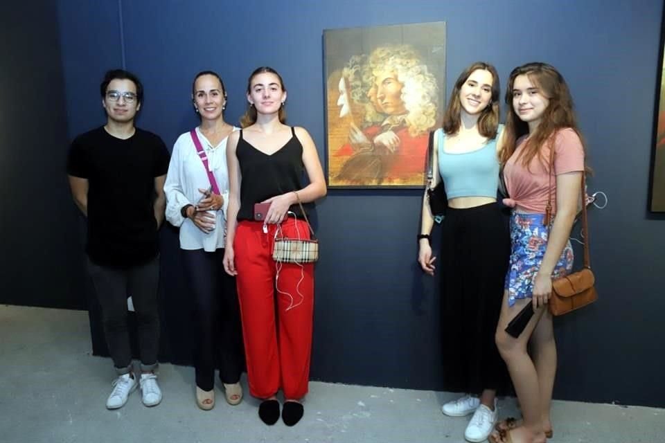 Diego Sillas, Kelly Perales, Kelly Ruiz, Angie Páez y Mayté Elosúa