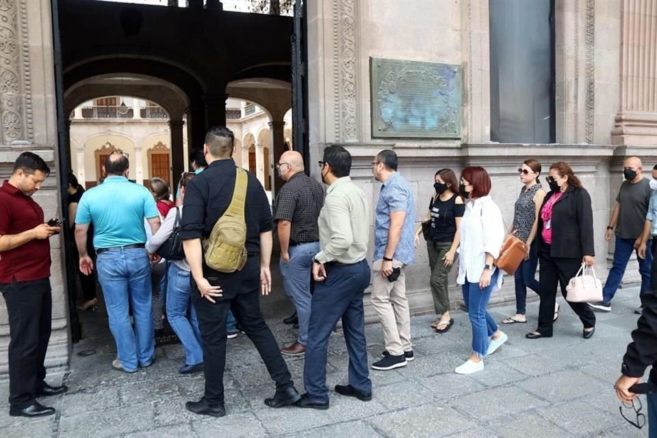 Padres de familia del Instituto Las Brisas se reunieron con el Secretario General de Gobierno, Javier Navarro, y la Secretaria de Educación, Sofialeticia Morales.