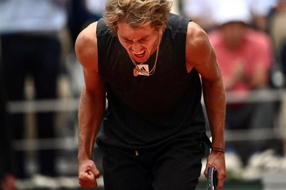 Así celebró Alexander Zverev su triunfo de hoy en París.