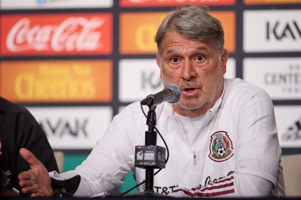 Gerardo Martino habló, una vez más, del tema con Javier Hernández.