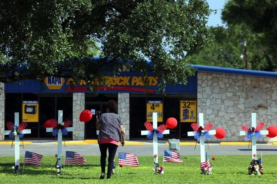 El jefe de Policía Escolar de Uvalde, Texas, es señalado de no actuar con rapidez en el tiroteo escolar, en donde murieron 21 personas.