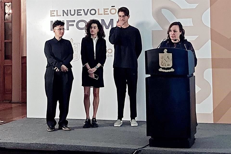 Dinorah Cantú, Miralda Sandoval, Arturo Ramírez y Verónica González, presidenta de Conarte.