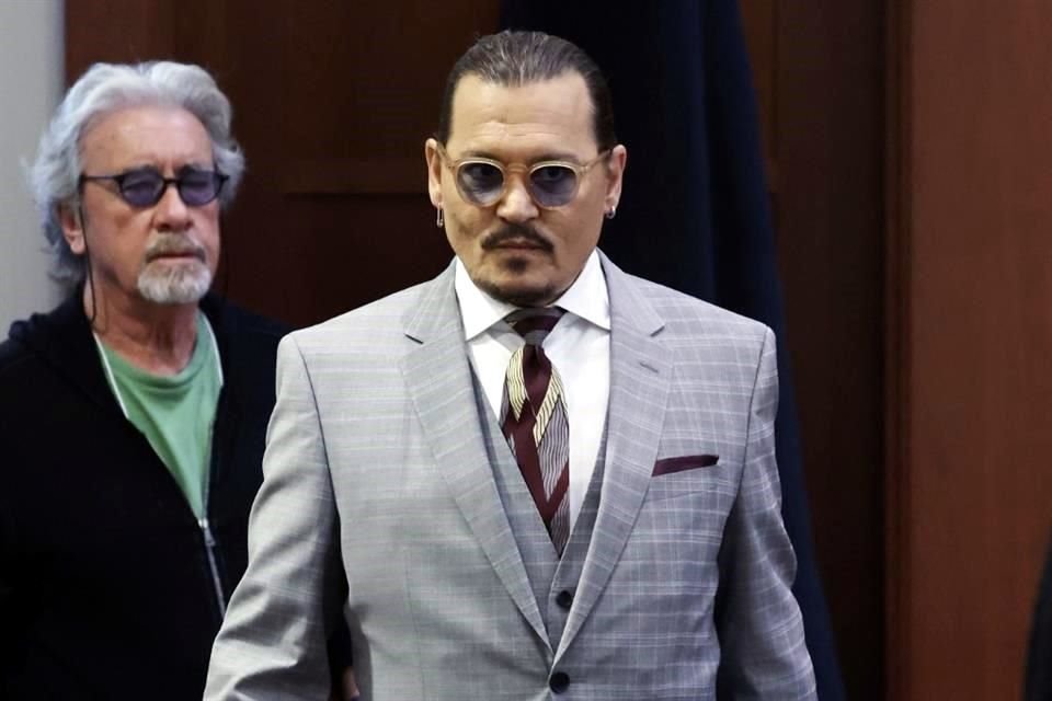 El jurado encargado de la resolución del caso entre Johnny Depp y Amber Heard retomó sus deliberaciones; se espera pronto una respuesta.