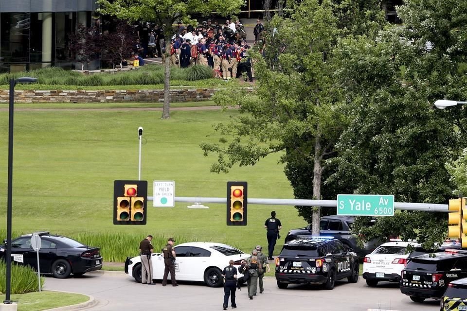 Policía de Tulsa informó que 3 personas murieron tras tiroteo en hospital; el atacante habría sido abatido, aunque operativo continúa.