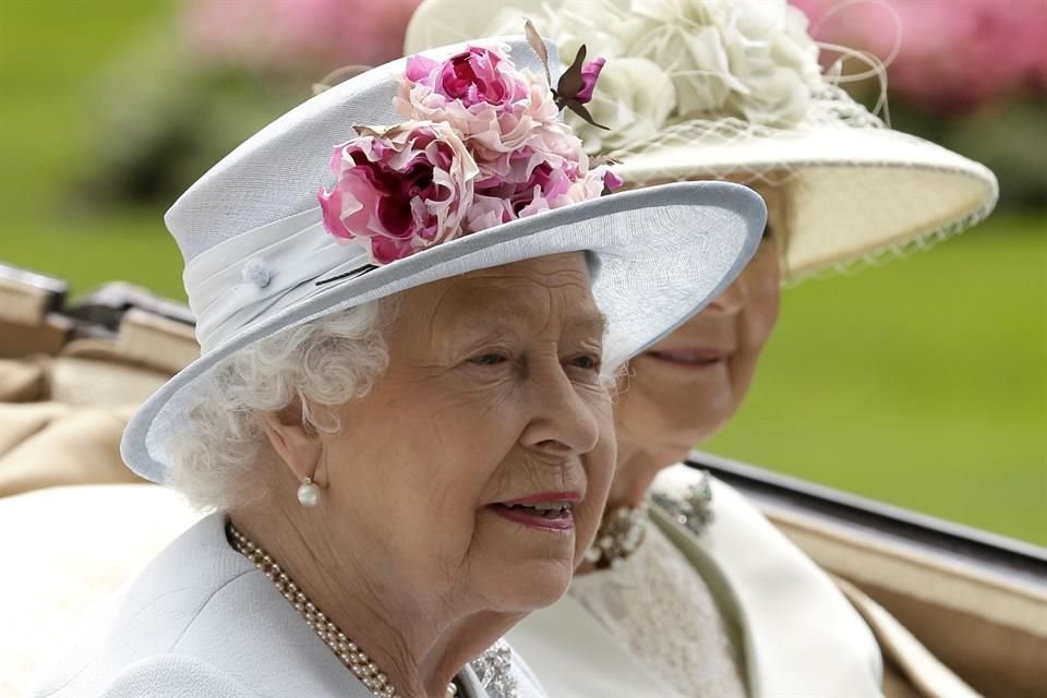 La Reina Isabel II faltará al servicio de acción de gracias este viernes, tras haber presentado un malestar el primer día del Jubileo.