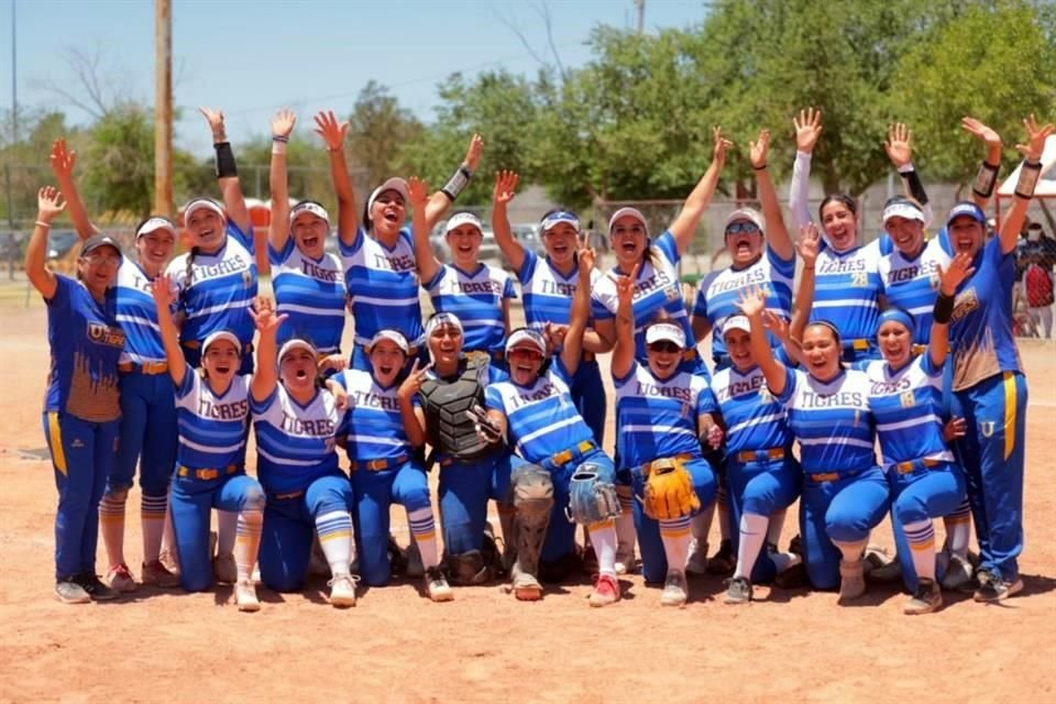 Tigres de softbol, equipo campeón de la Universidad Nacional 2022.