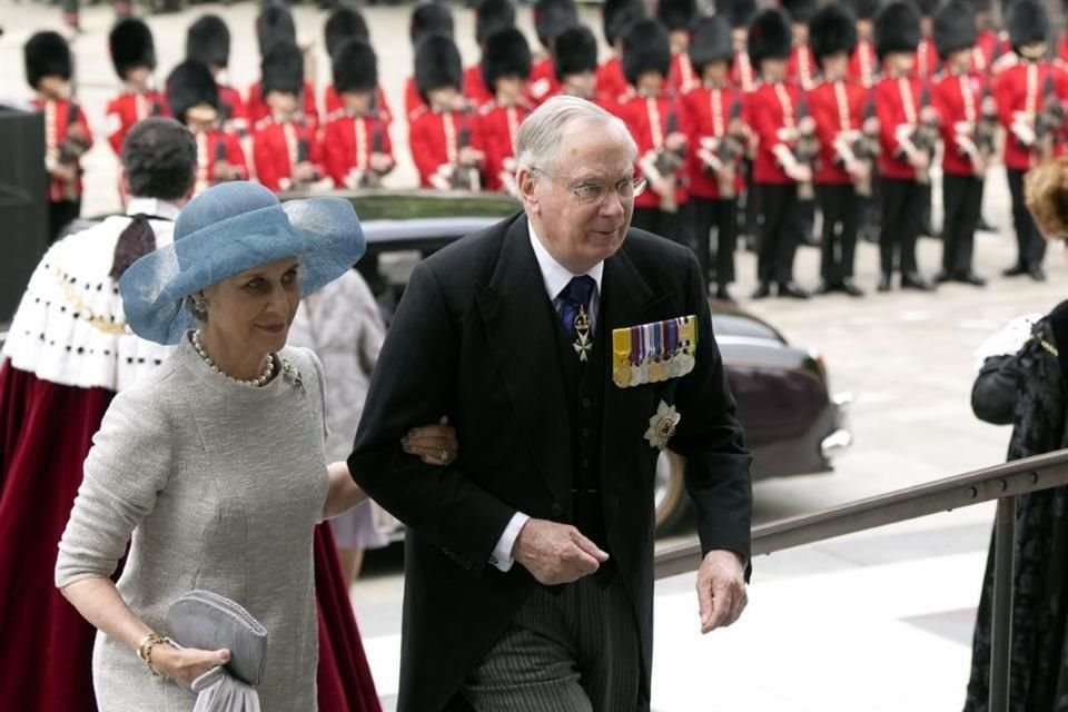 El duque de Gloucester y la duquesa de Gloucester llegan para un servicio de acción de gracias por el reinado de la reina Isabel II en la Catedral de San Pablo en Londres