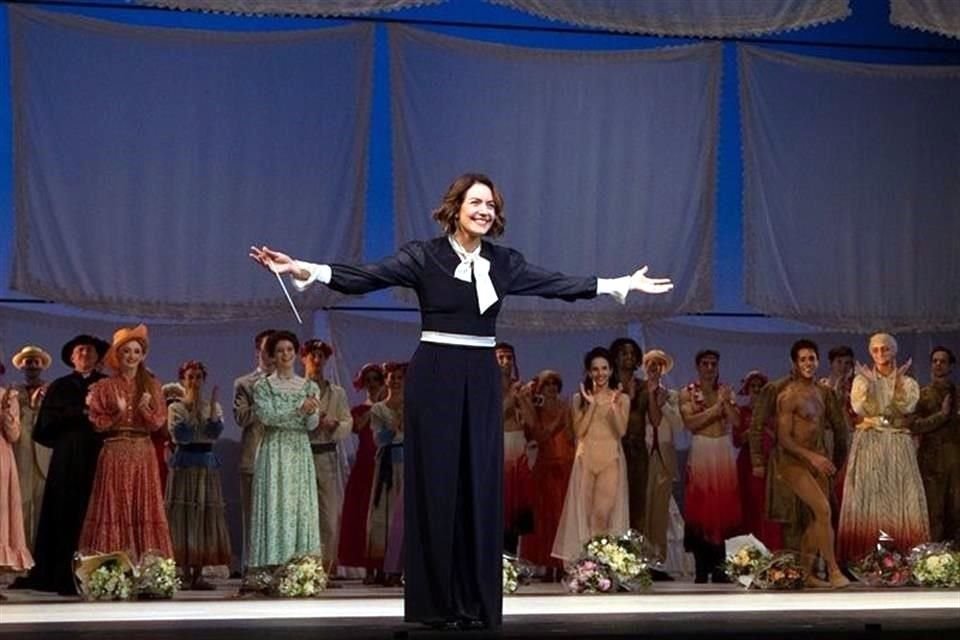 La directora Alondra de la Parra estuvo al frenta de la orquesta de la Royal Opera House.