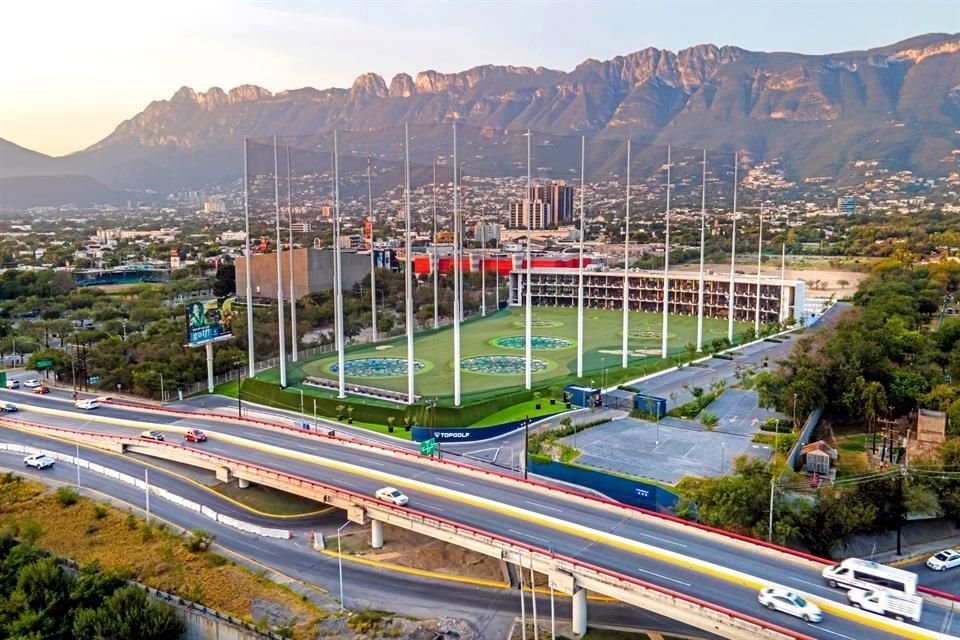 Además de ser un lugar de entretenimiento, Topgolf se ha convertido en un centro de negocios único en la Ciudad.