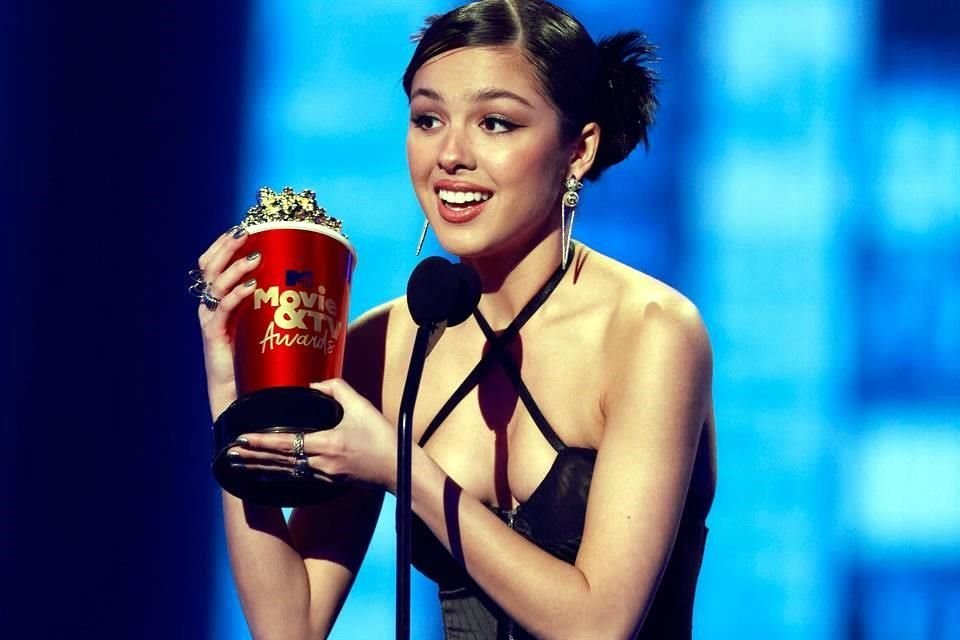 La cantante Olivia Rodrigo ganó la estatuilla por Mejor Documental Musical.
