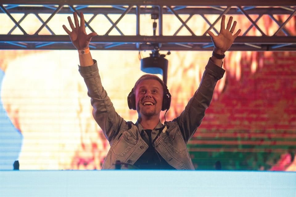 Armin Van Buuren confirma su participación en el Festival de Música Electrónica, Tomorrowland que se llevará acabo vía streaming.