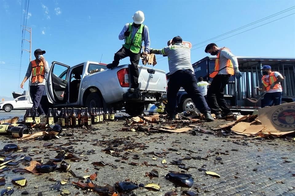 El incidente se registró cerca de las 10:30 horas en carriles de la Ecovía, en el cruce de la Avenida Lincoln y Real de Cumbres, frente al Barrio Chapultepec, en Ciudad Solidaridad.