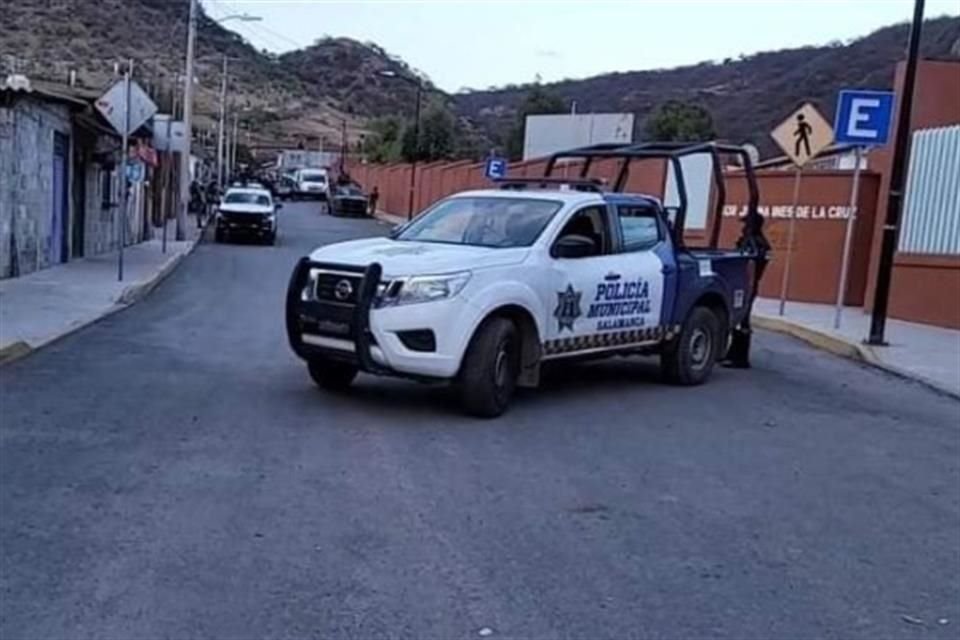Un grupo armado asesinó a balazos a seis personas que se encontraban reunidas en el Municipio de Salamanca, en la región sur de Guanajuato, de acuerdo a reportes locales.