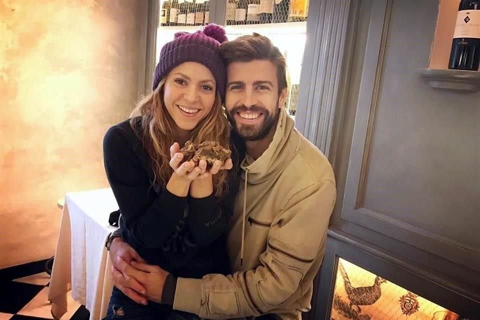 Aseguran fuentes cercanas a Gerard Piqué que él fue quien decidió terminar la relación, mientras que Shakira quería arreglar las cosas.