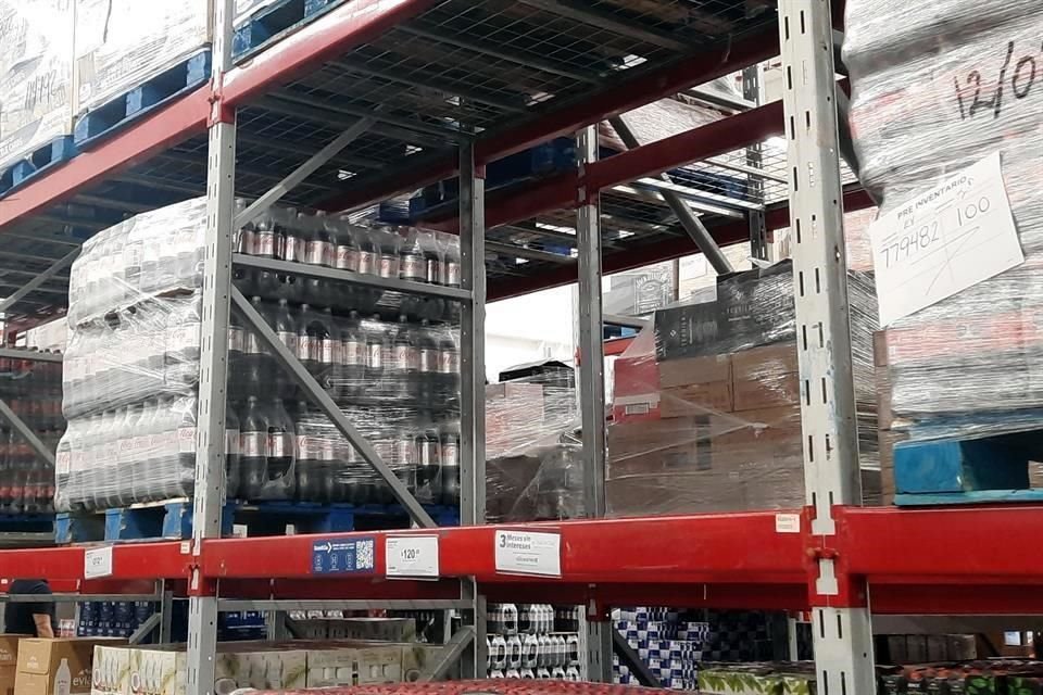 En el Sam's de Gómez Morín, en San Pedro, no había agua embotellada.
