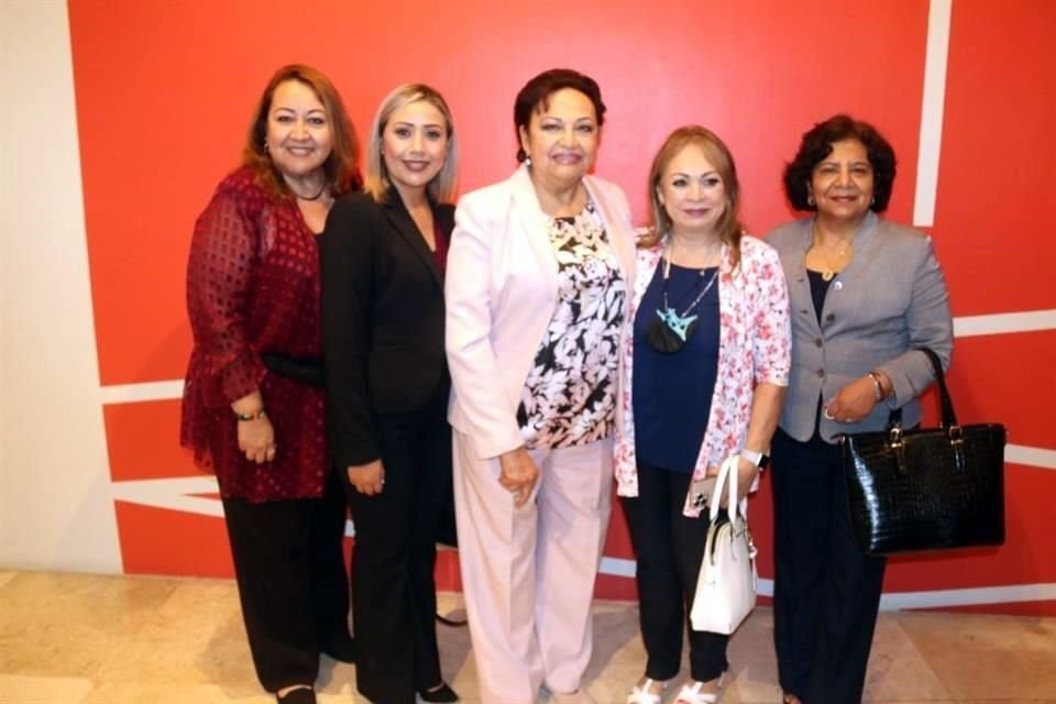 Martha Villareal, Tania Leticia Ibarra García, Aixa Amalia Alvarado Gurany, Rosa Elena Grajeda Arreola y María Hernández Alvarado